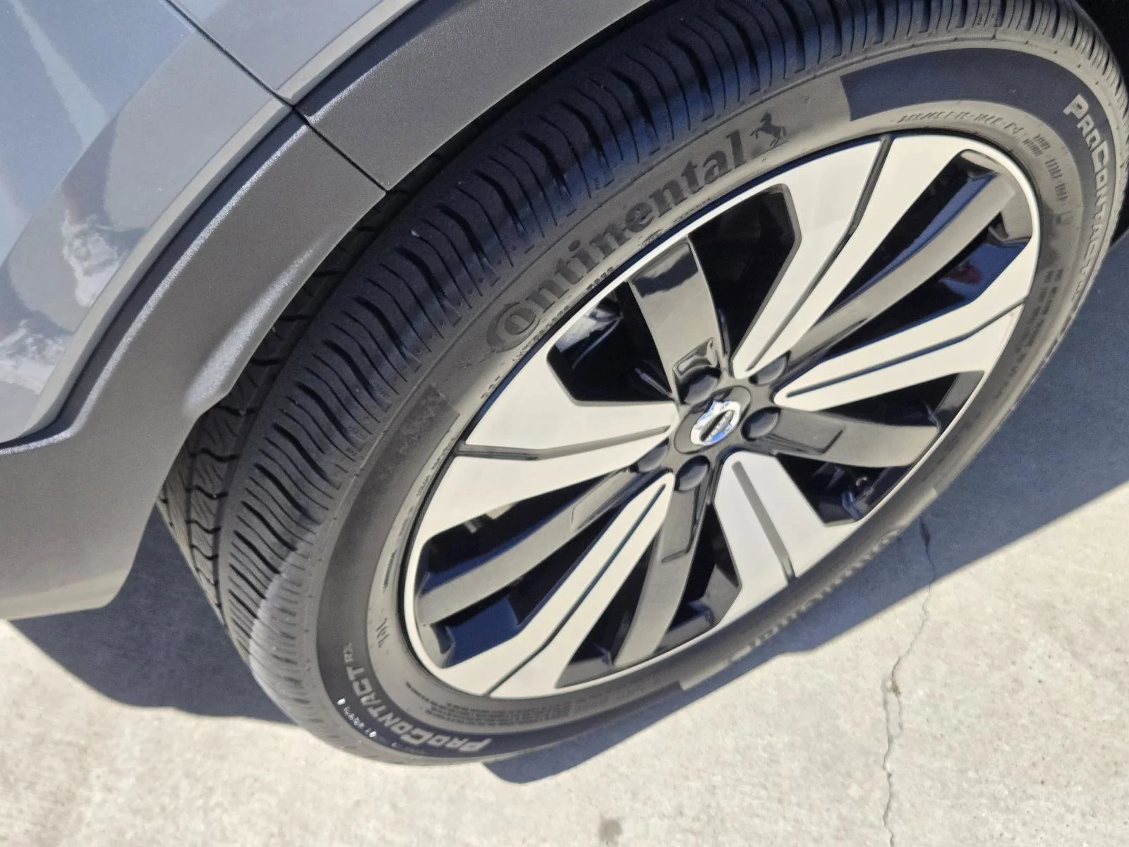 Used 2023 Thunder Gray Metallic Volvo Plus image 12