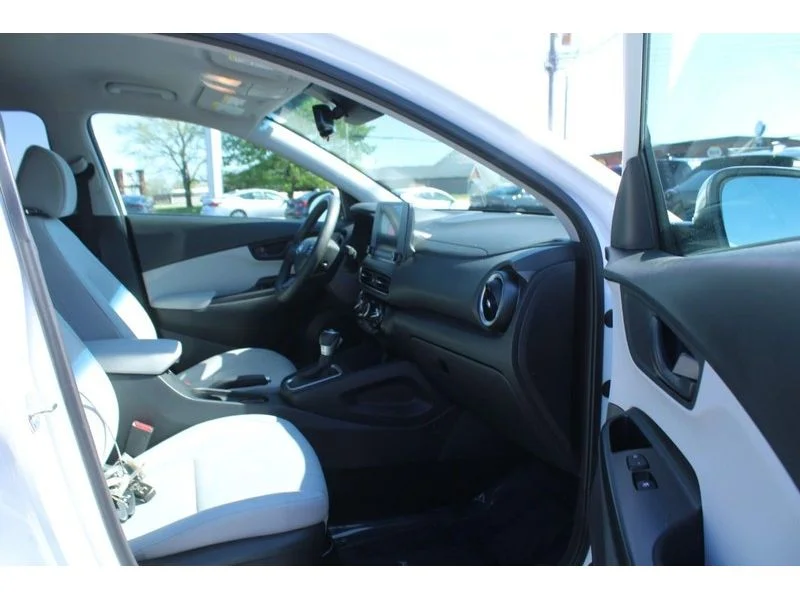 2023 Hyundai Kona SEL - Photo 11