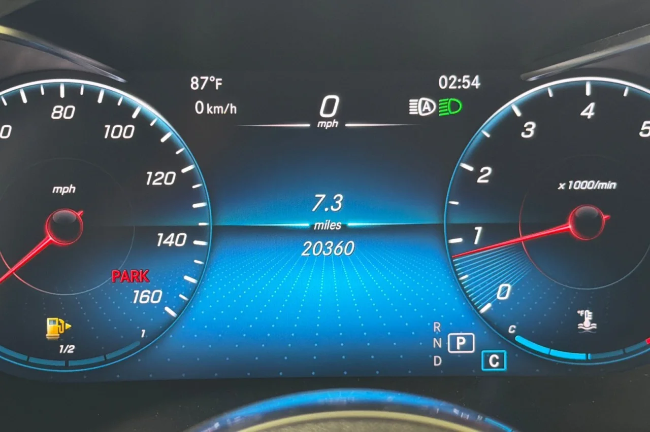 Used 2022 Black Mercedes-Benz GLC 300 image 23