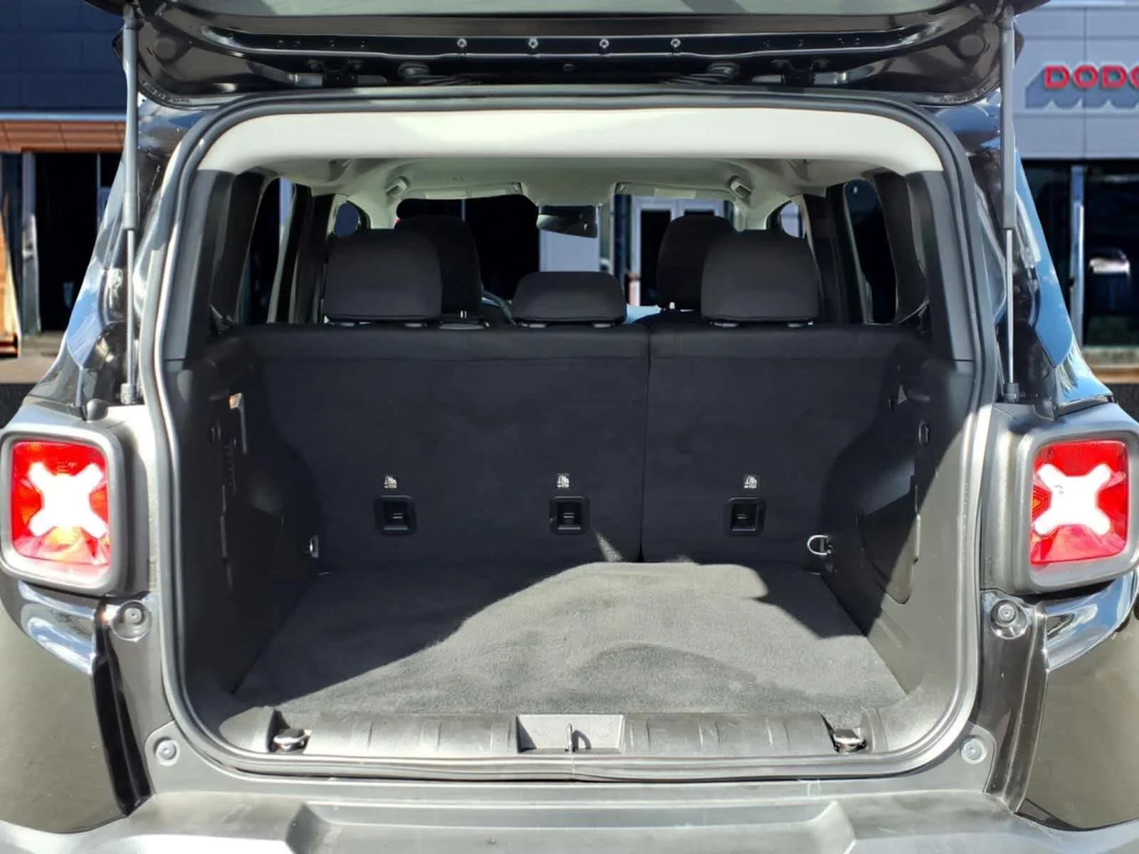 Used 2023 Black Clearcoat Jeep Latitude image 6