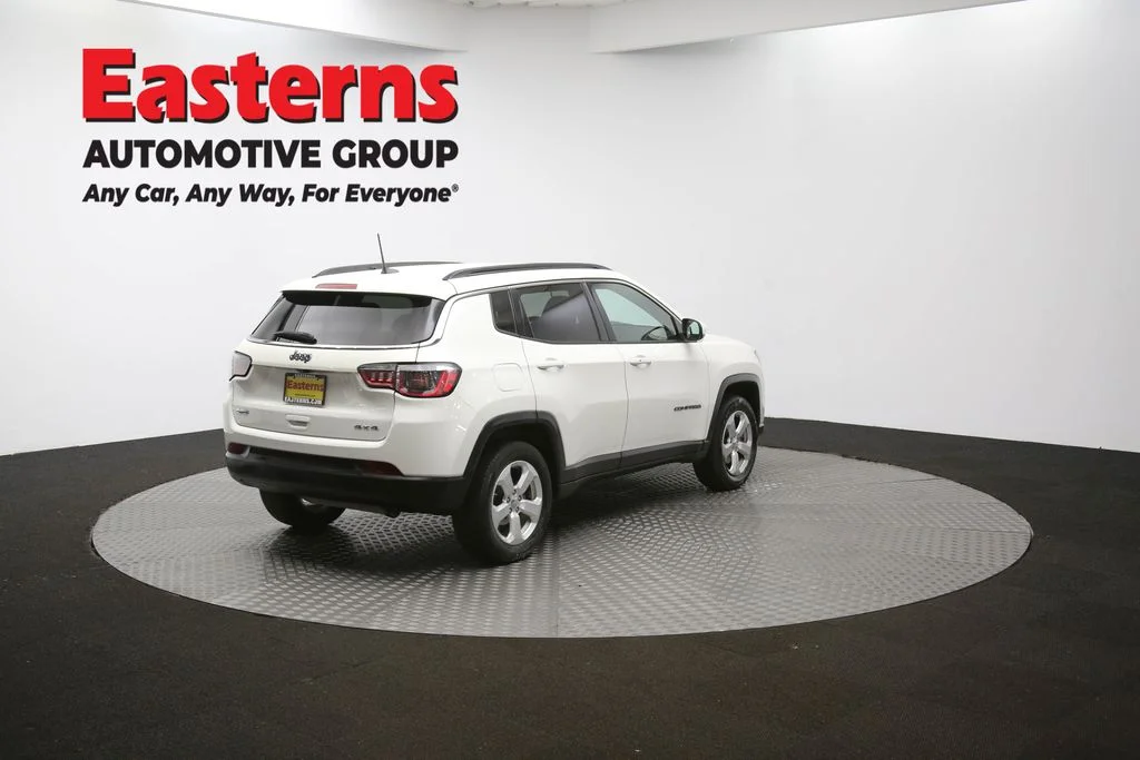 Used 2019 White Jeep Latitude image 40