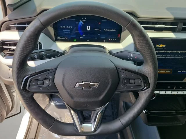 New 2027 Summit White Chevrolet LT image 25