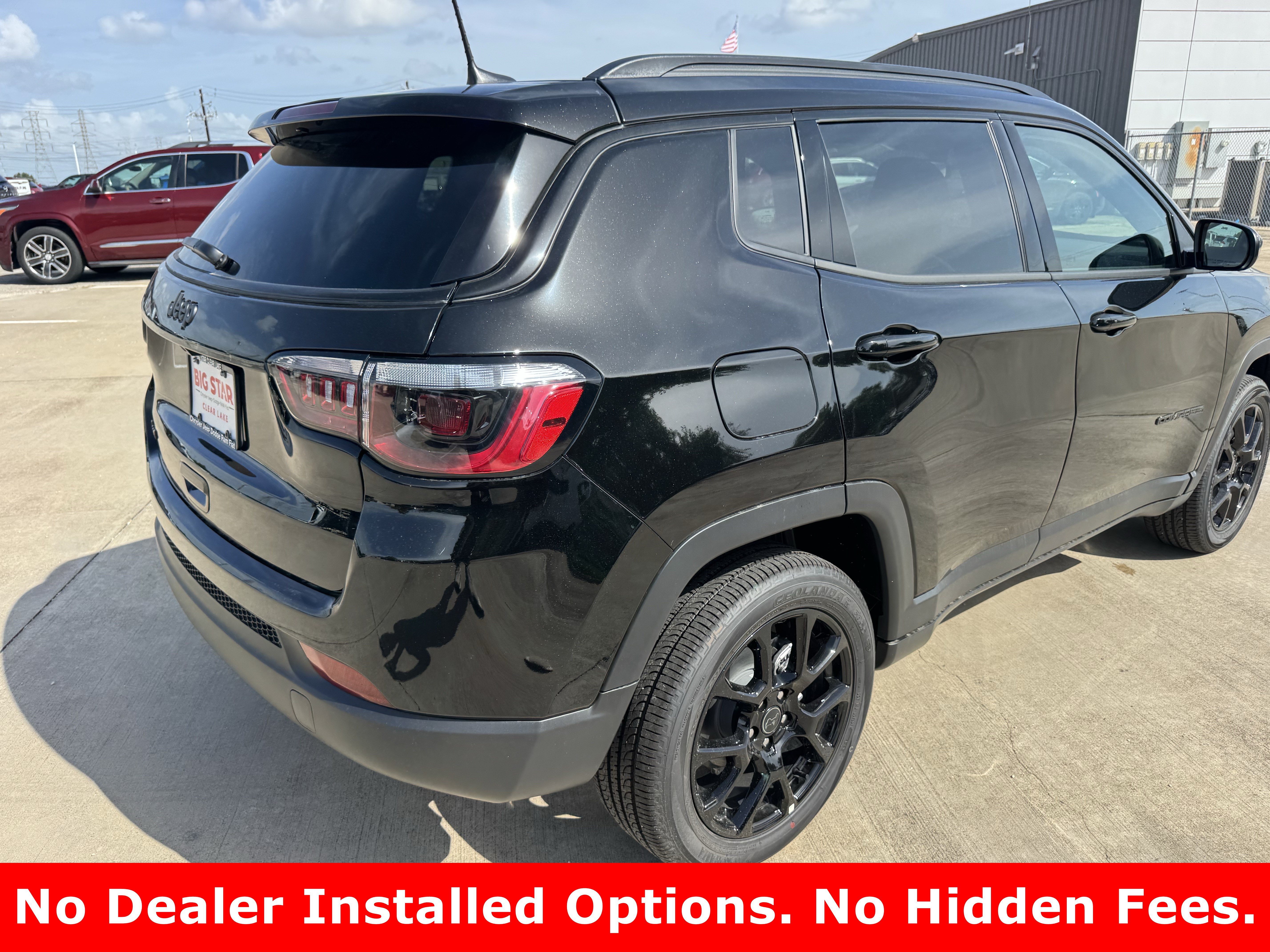 New 2026 Diamond Black Crystal Pearlcoat Jeep Latitude Altitude image 7