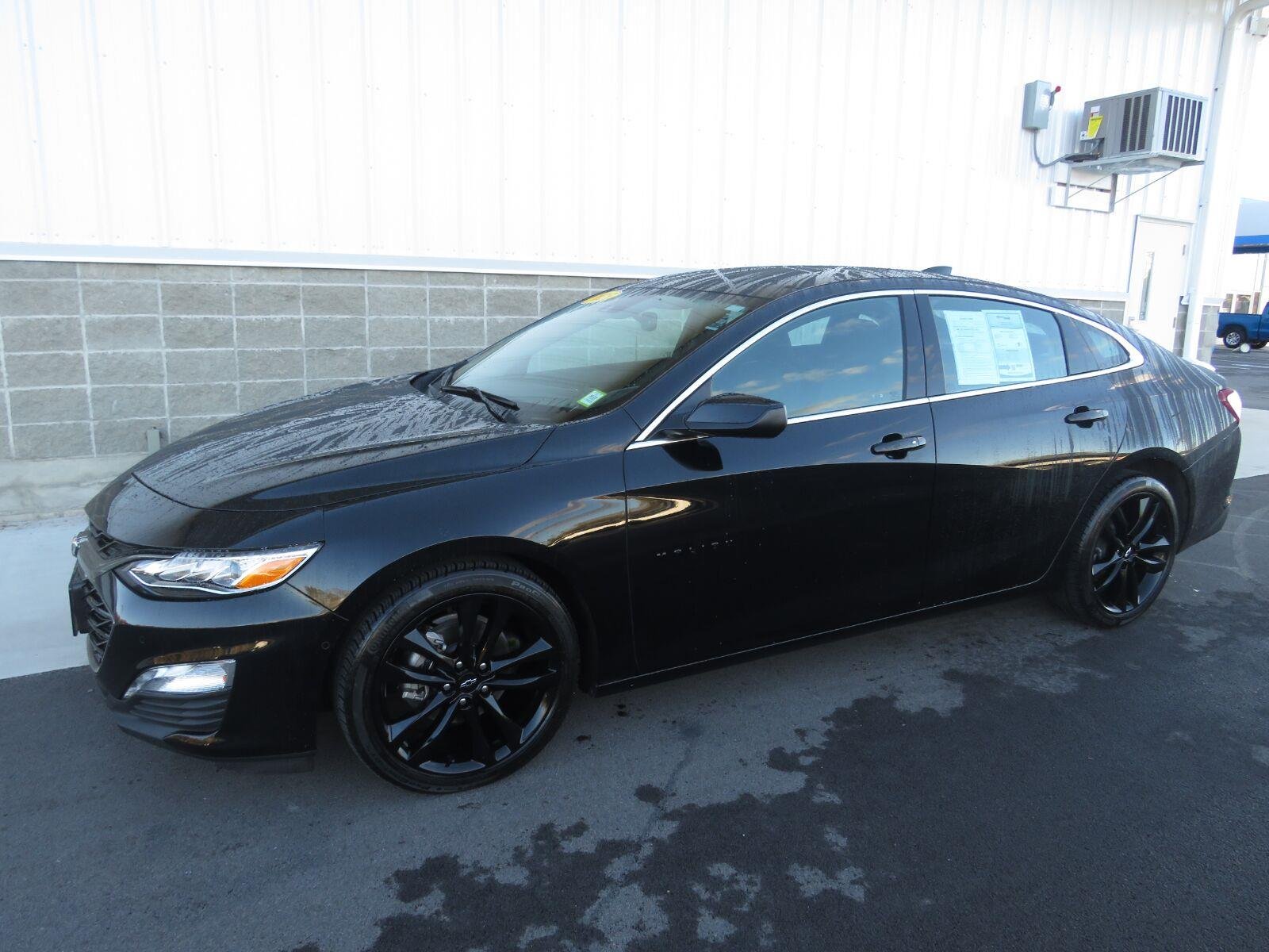 Used 2025 Mosaic Black Metallic Chevrolet LT image 14