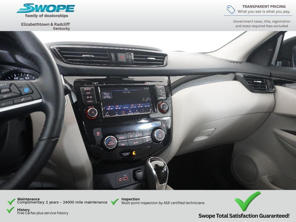 Used 2022 Pearl White Tricoat Nissan SL image 20