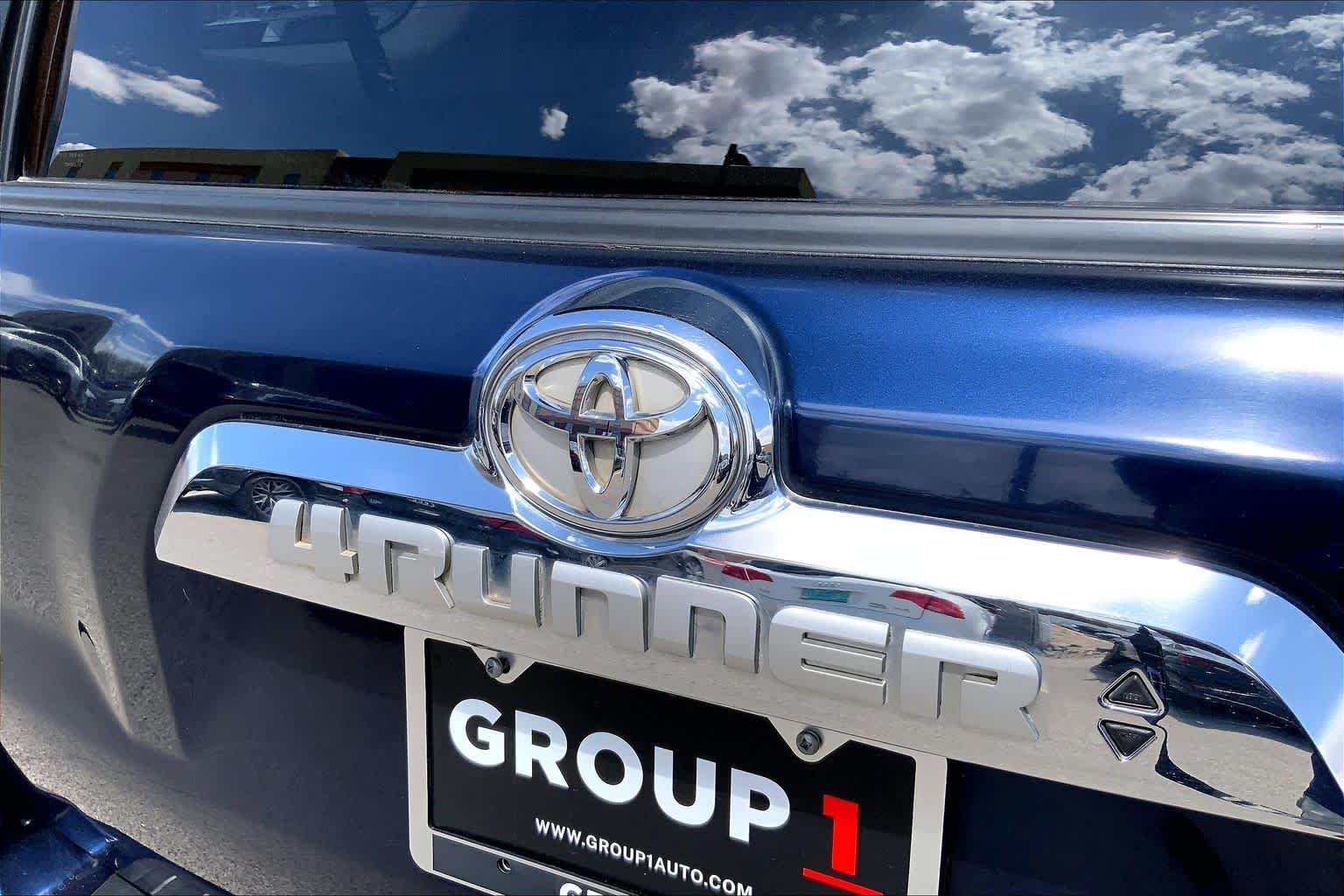 Used 2017 Nautical Blue Metallic Toyota Limited image 10