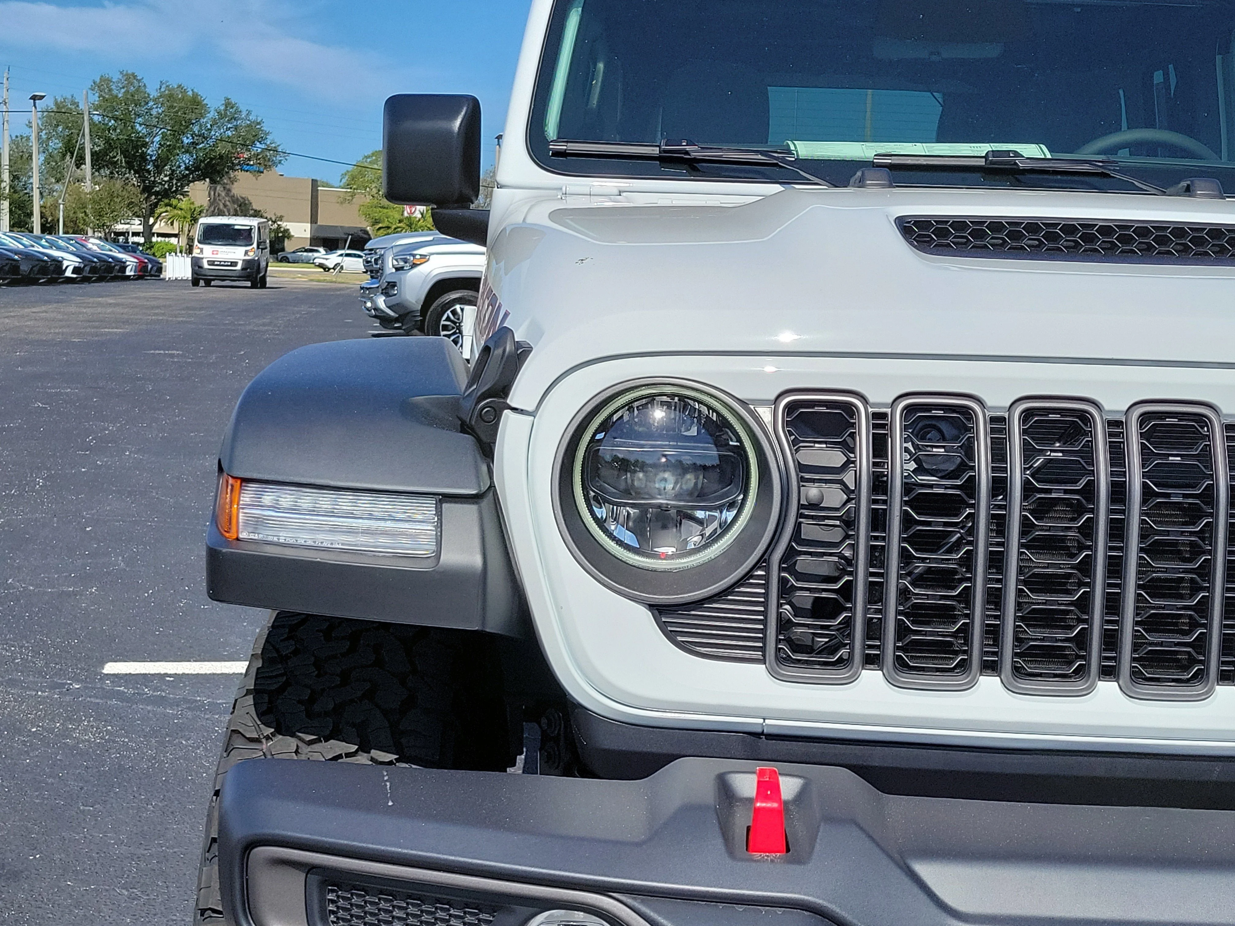 New 2026 Bright White Clearcoat Jeep Rubicon image 7