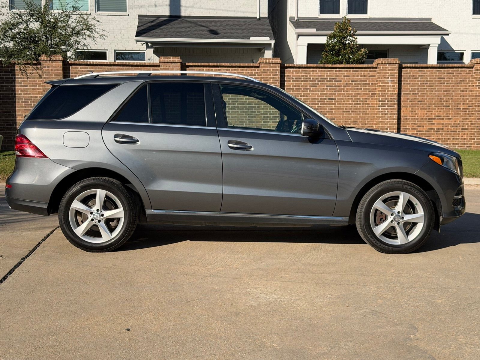 Used 2017 Gray Mercedes-Benz GLE 350 image 12