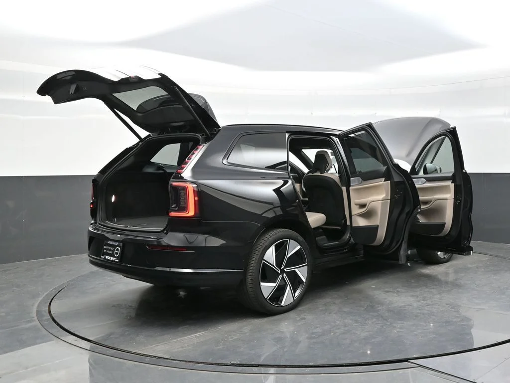 2025 Volvo EX90 Ultra - Photo 49