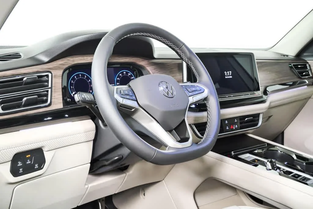 New 2026 Opal White Pearl Volkswagen 2.0T SEL image 4