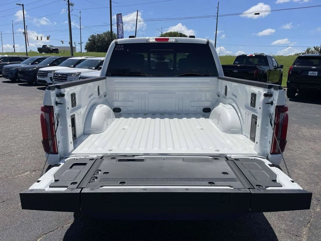 New 2026 Star White Metallic Tri-Coat Ford King Ranch image 10