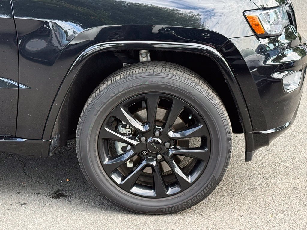 Used 2022 Black Jeep Laredo X image 6