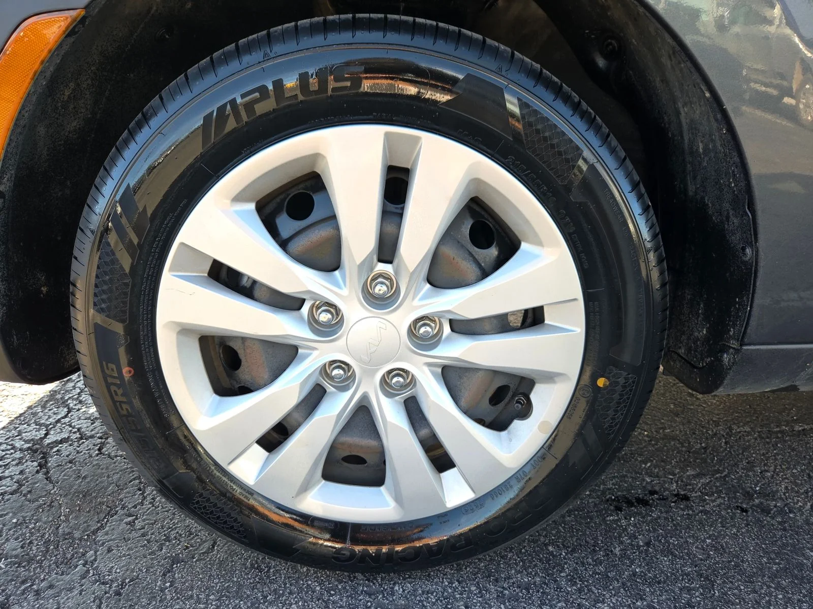Used 2022 Gray Kia LX image 38