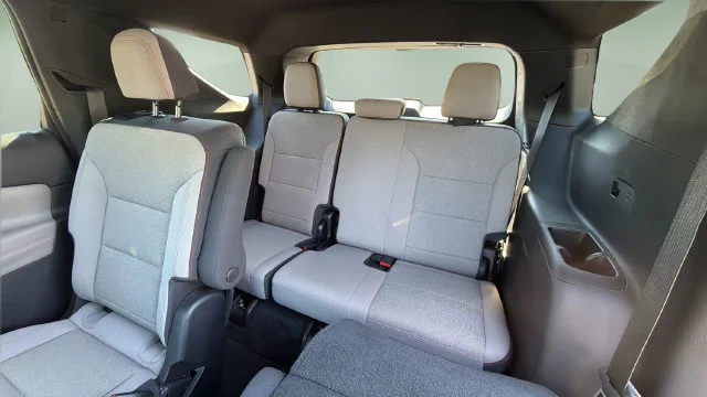 Used 2026 Summit White Chevrolet LT image 35