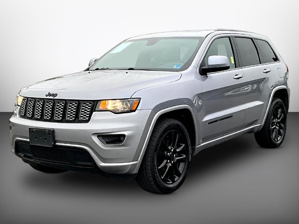 Used 2020 Silver Jeep Altitude image 3