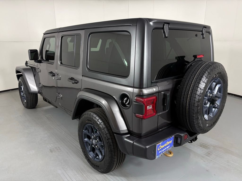 New 2026 Granite Crystal Metallic Clearcoat Jeep 85th Anniversary Edition image 6