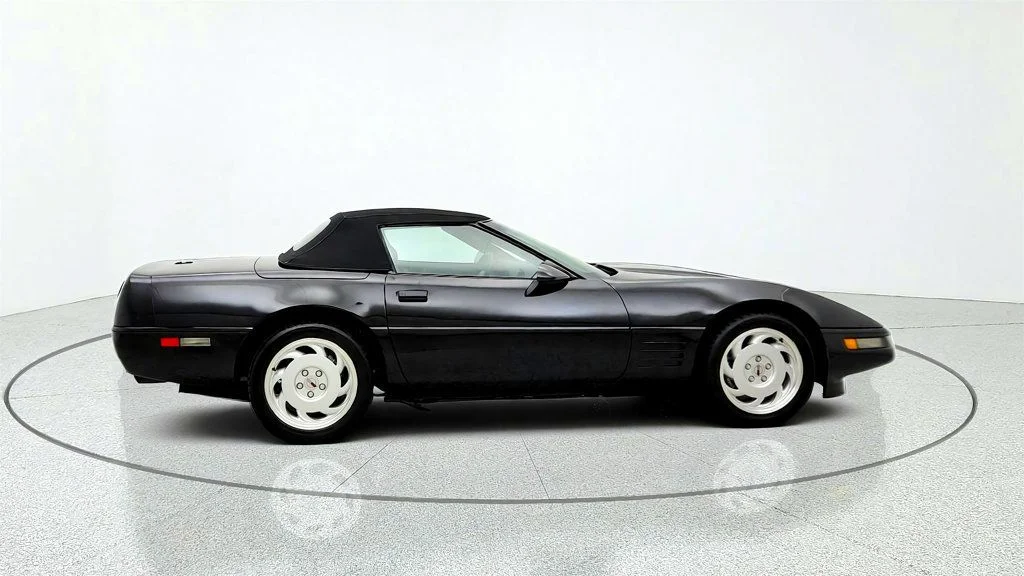 Used 1991 Black Chevrolet 2dr Convertible image 4