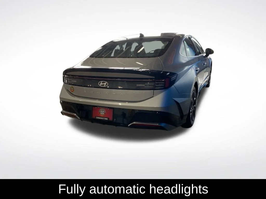 Used 2025 Silver Hyundai SEL image 17