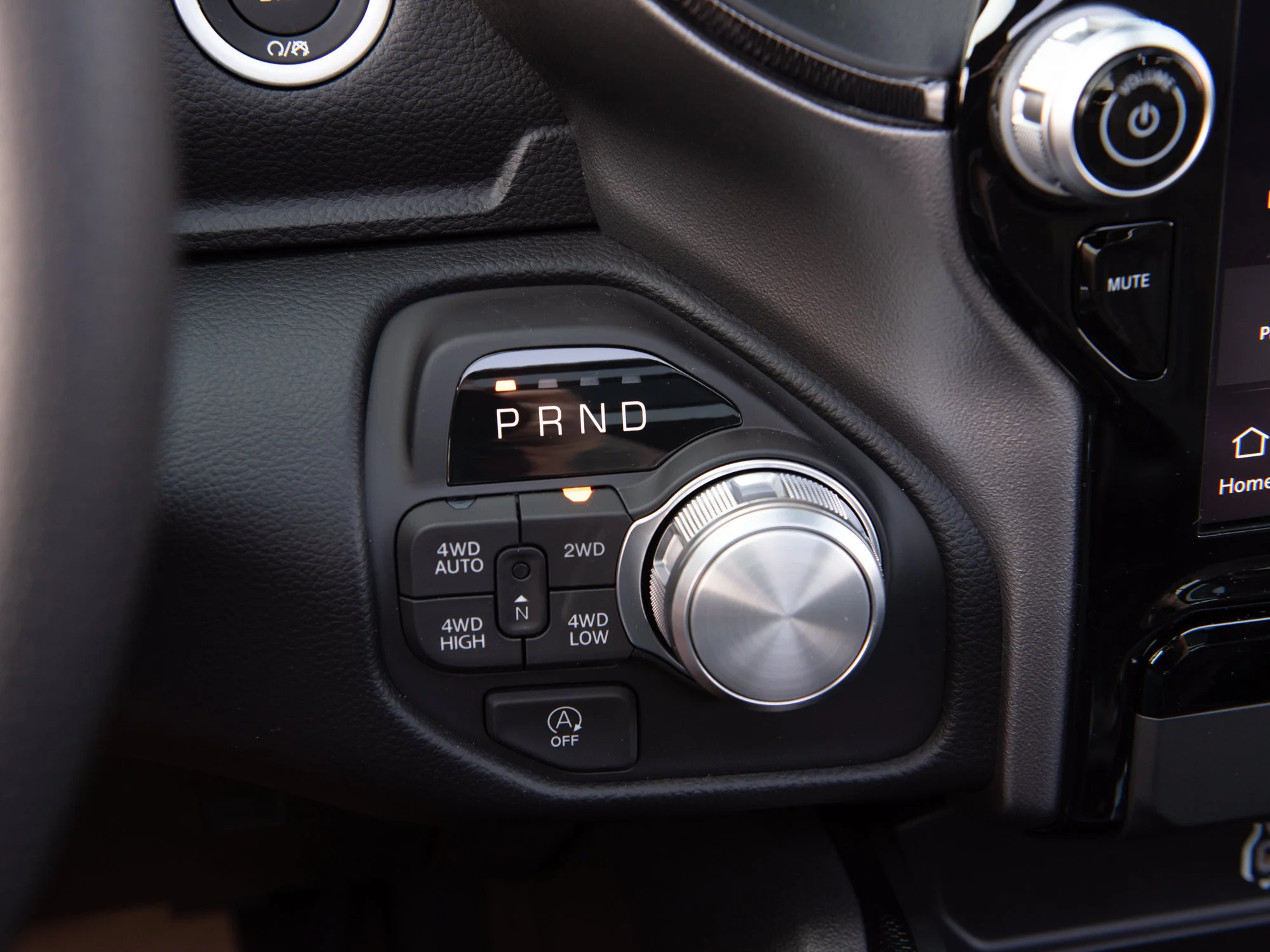New 2026 Black RAM Sport* Crew Cab 4x4, Panoramic Sunroof, Heated Seats/Wheel, Alpine Audio image 17