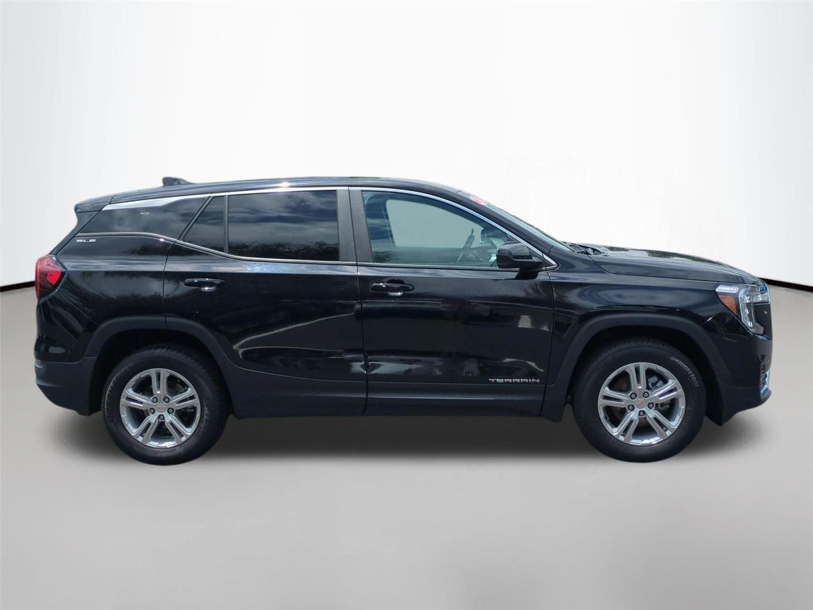 Used 2024 Ebony Twilight Metallic GMC SLE image 6