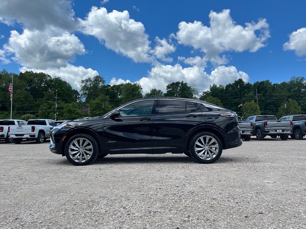 Used 2025 Ebony Twilight Metallic Buick Avenir image 13
