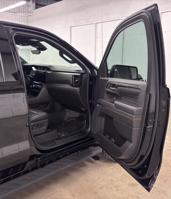 Used 2022 Black GMC AT4 image 17