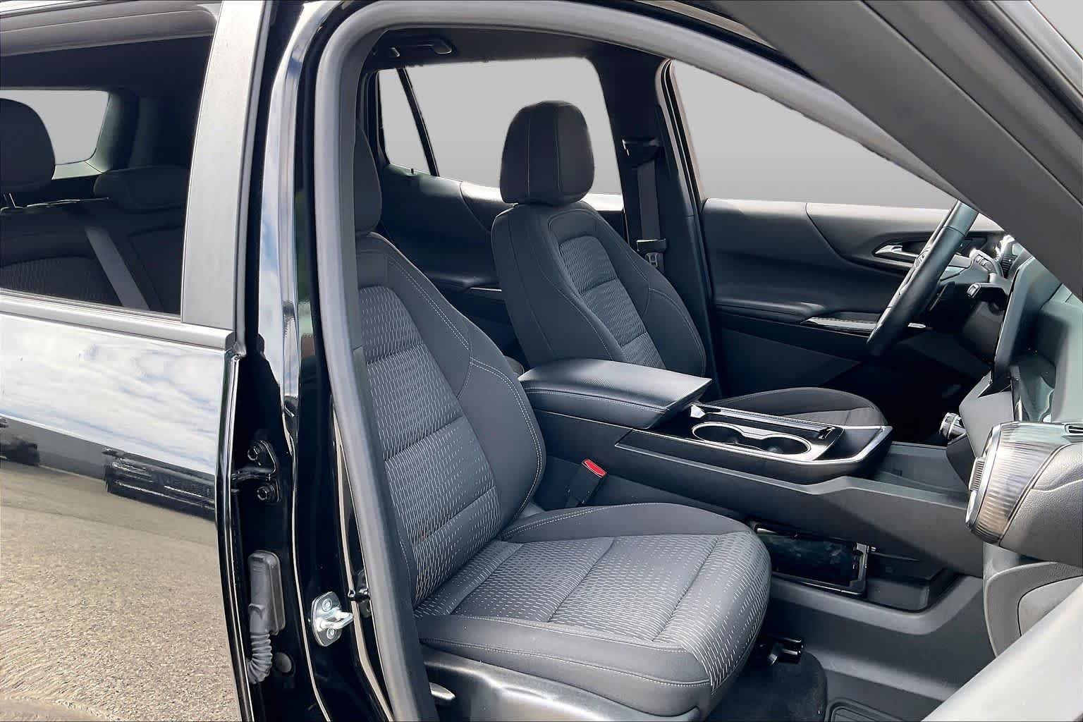 Used 2025 Mosaic Black Metallic Chevrolet FWD LT image 9