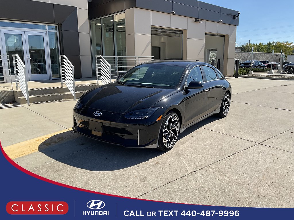 Used 2024 Onyx Black Pearl Hyundai SEL image 1