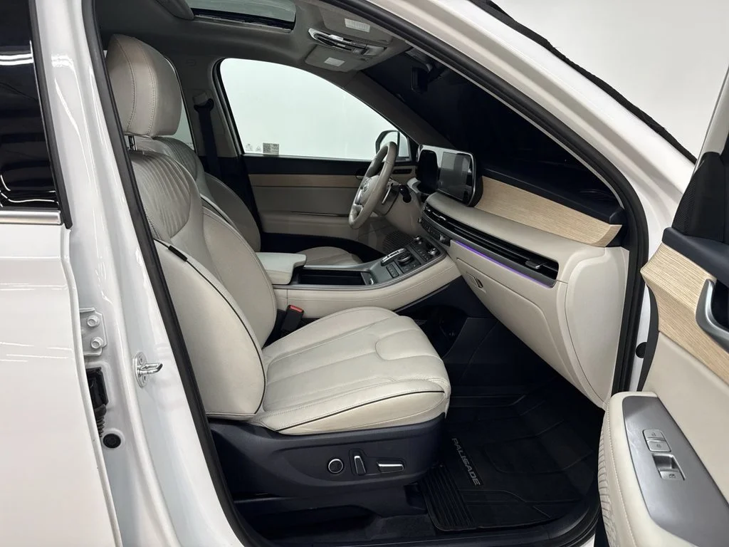 Used 2024 White Hyundai Limited image 18