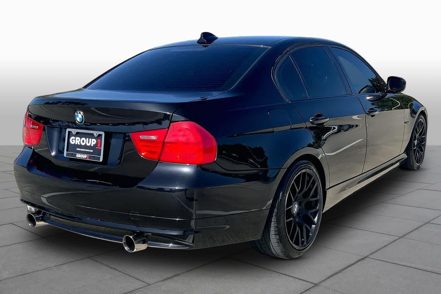 Used 2011 Jet Black BMW 335i image 12
