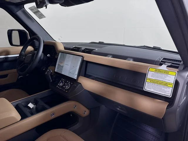 New 2026 Fuji White Land Rover S image 31