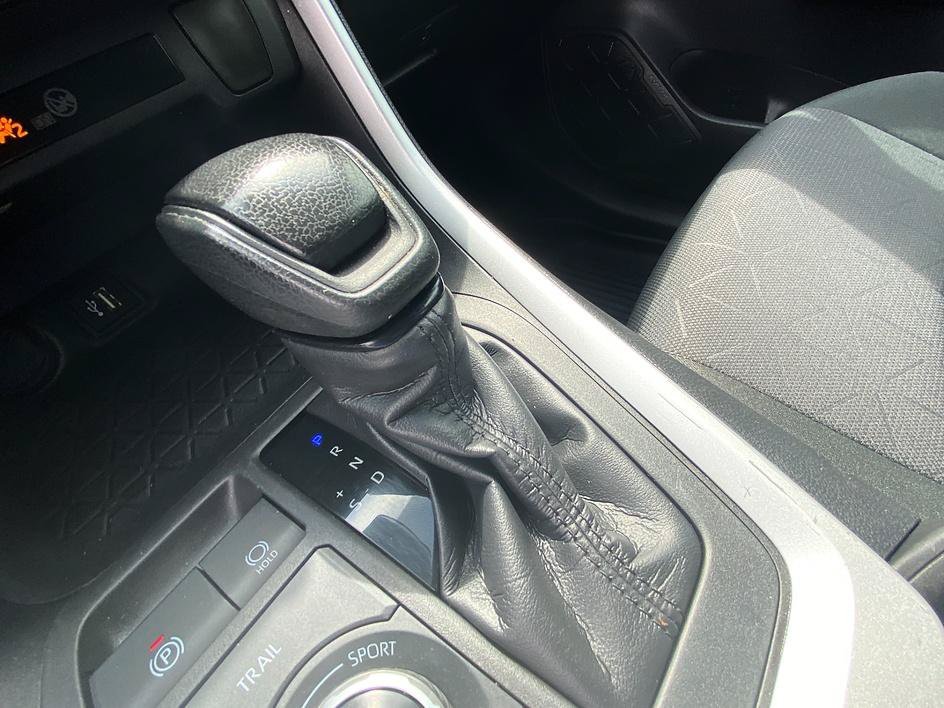 Used 2024 Silver Sky Metallic Toyota Hybrid XLE image 20