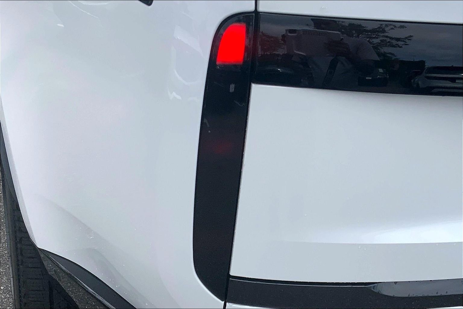 New 2026 Fuji White Land Rover SE 7 Seats image 14