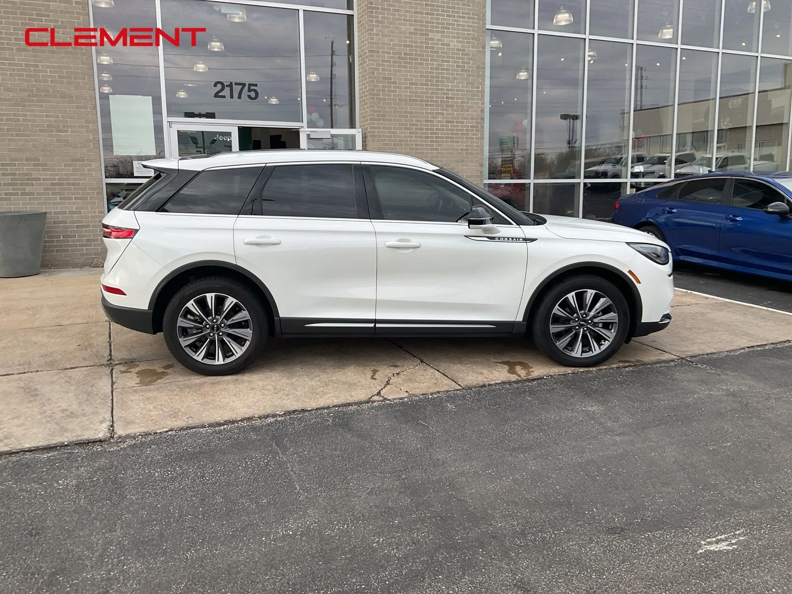 Used 2022 White Lincoln Reserve image 4