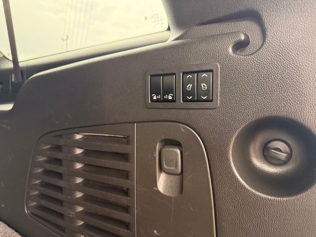 Used 2017 Black GMC Denali image 28