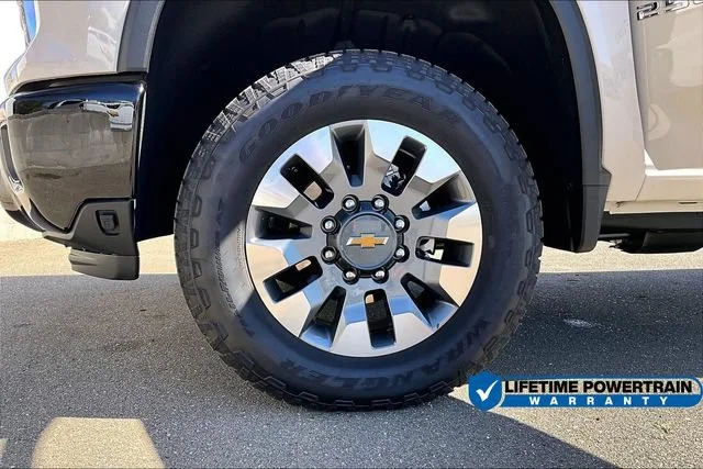 2026 Chevrolet Silverado 2500 HD Custom - Photo 13