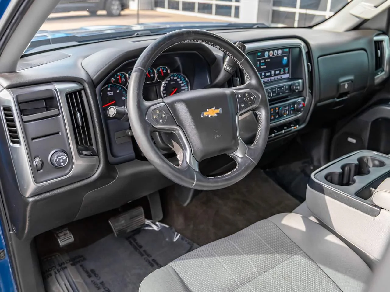 Certified Used 2018 DEEP OCEAN BLUE METALLIC Chevrolet LT image 10