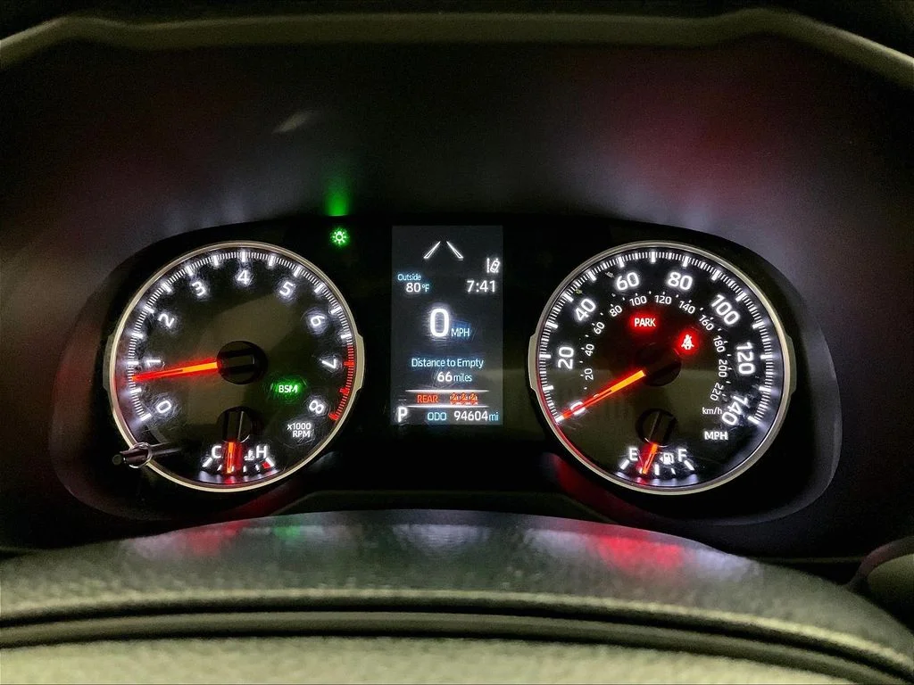 Used 2020 Silver Toyota XLE image 24