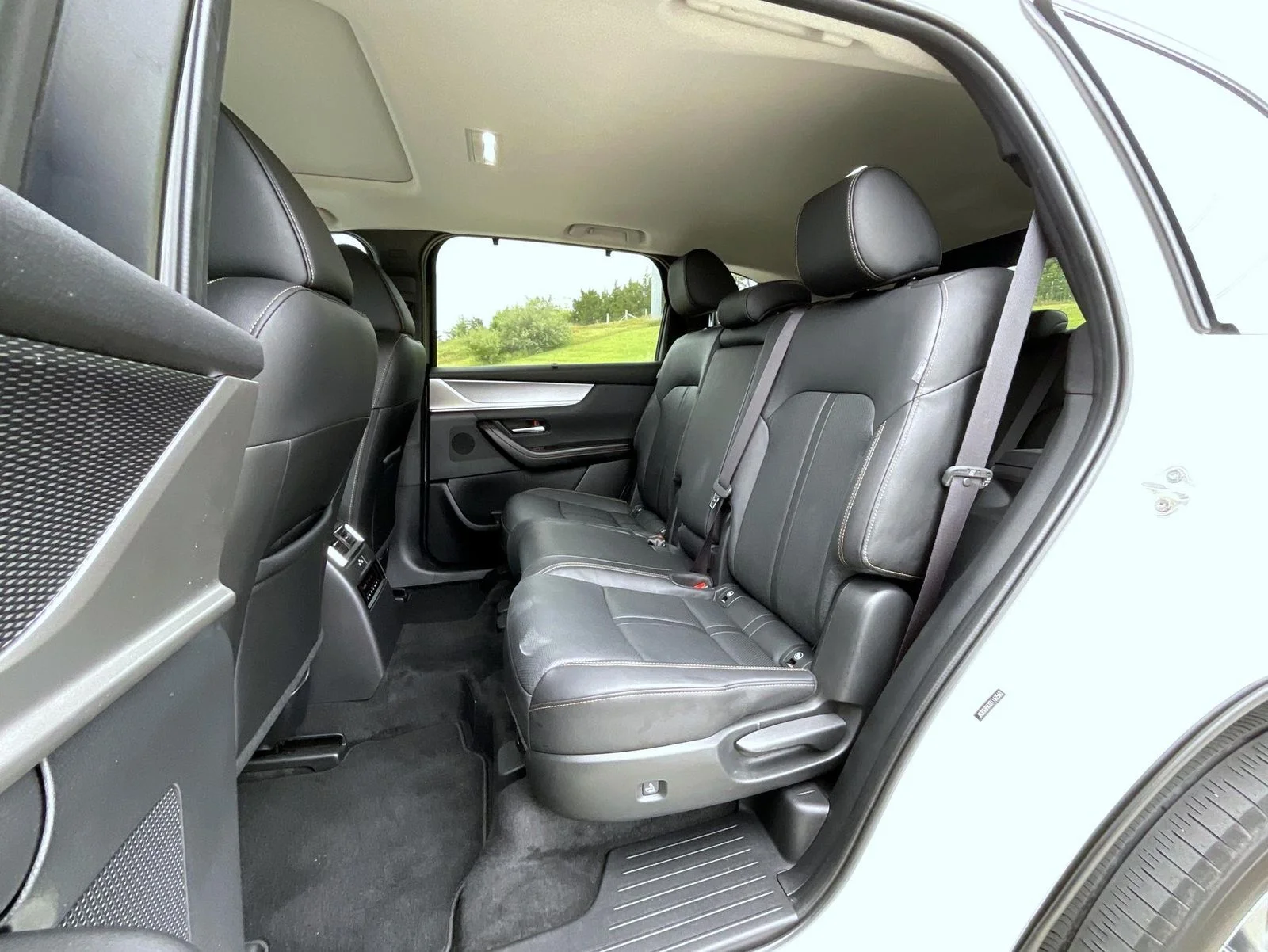Certified Used 2024 White Mazda Preferred image 22