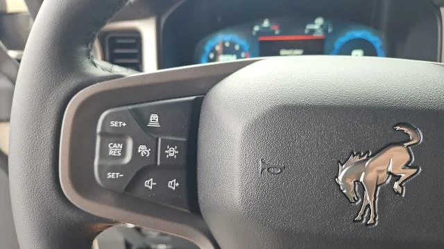 New 2025 Desert Sand Ford Outer Banks 4WD image 28