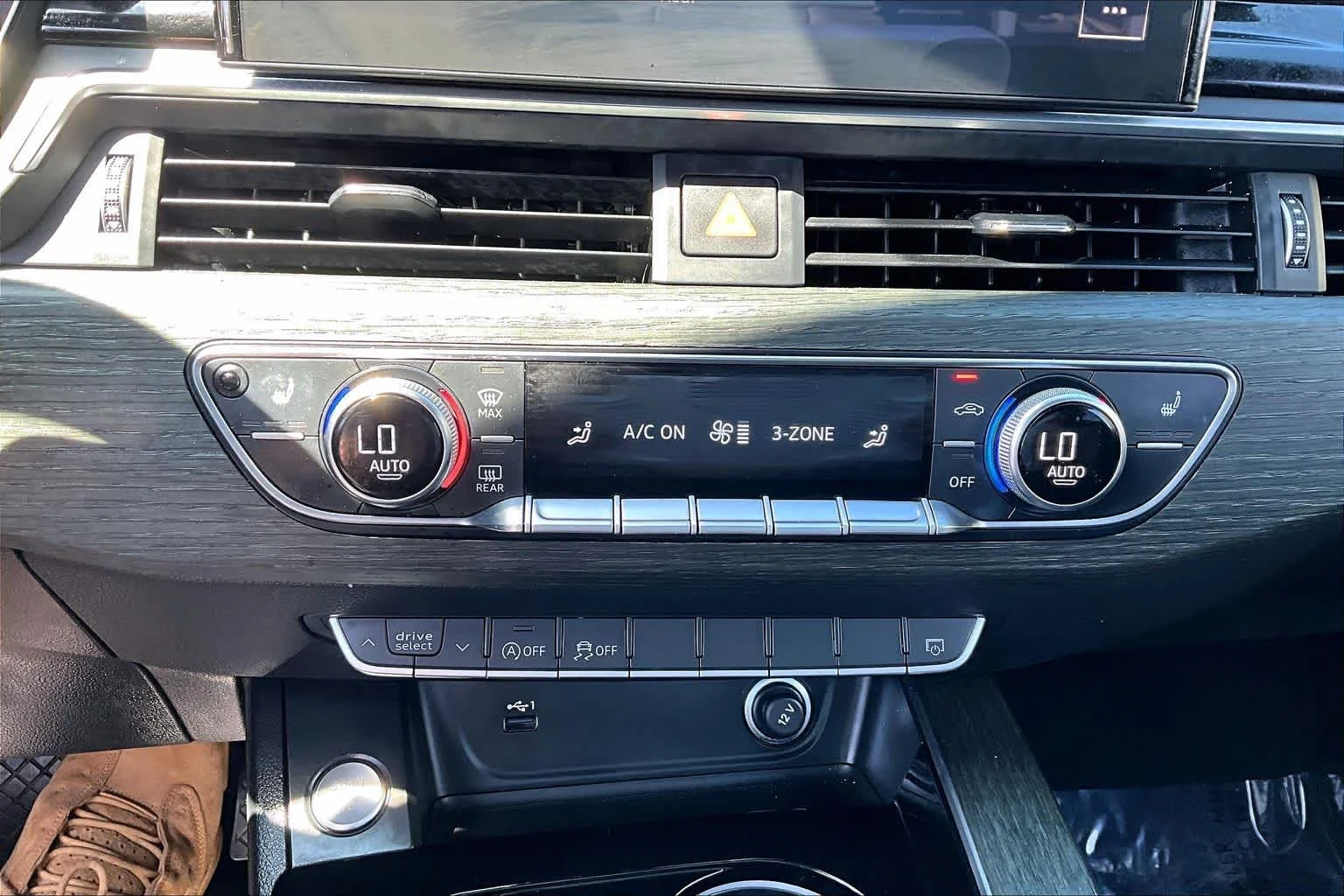 Used 2022 Glacier White Metallic Audi S line Premium image 30