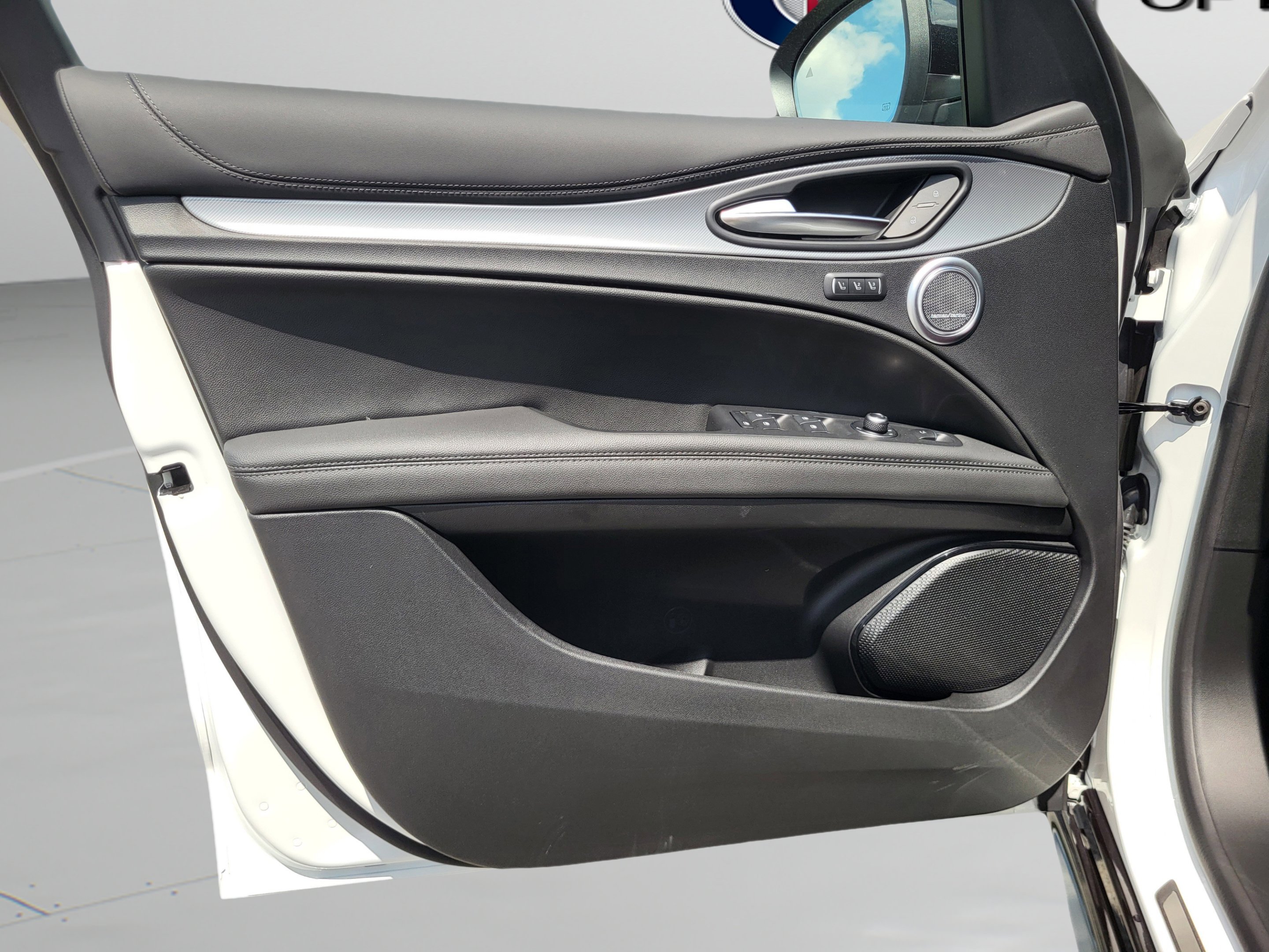New 2026 Milano White Alfa Romeo  image 28