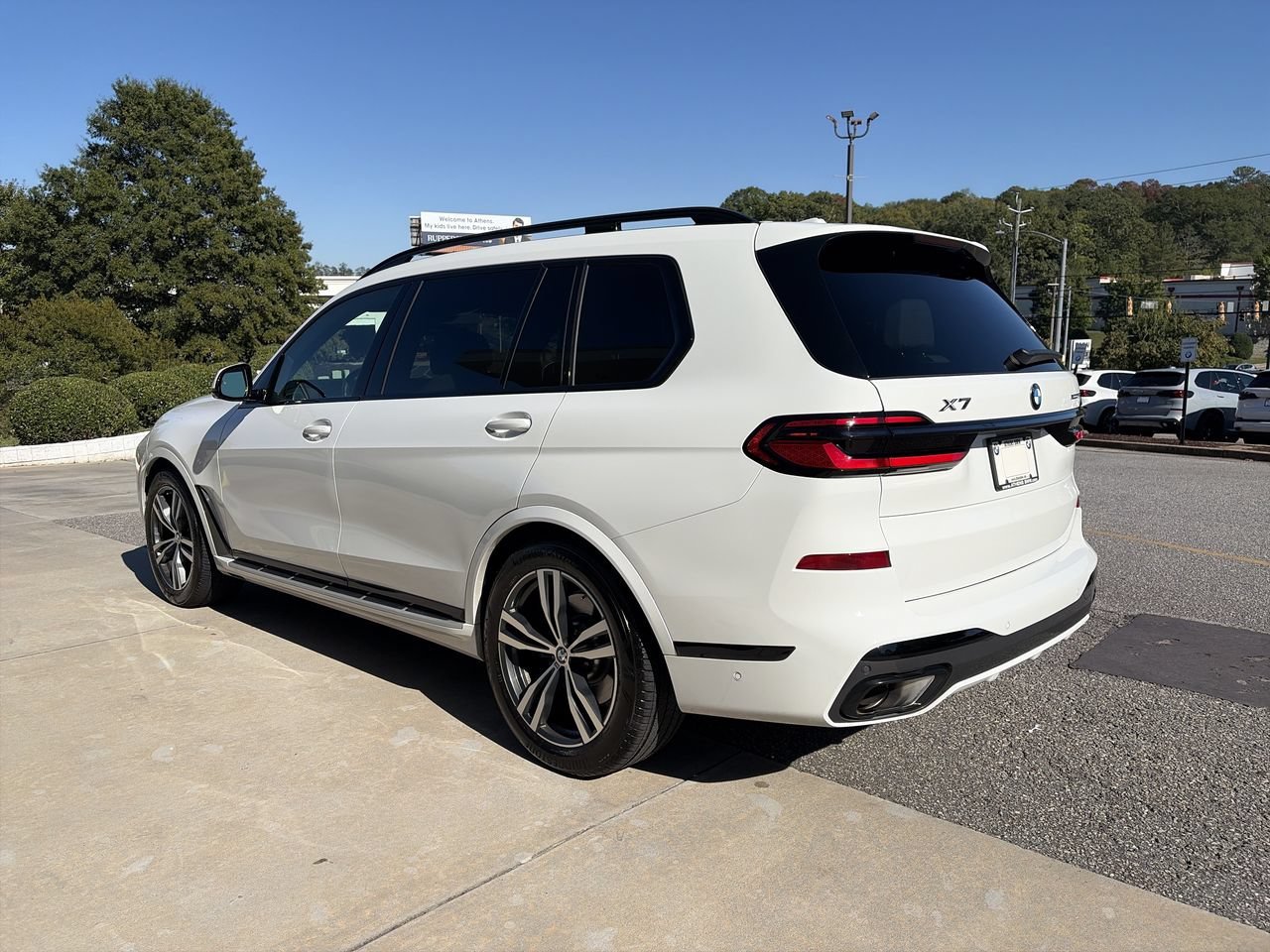 Used 2026 Alpine White BMW xDrive40i image 6