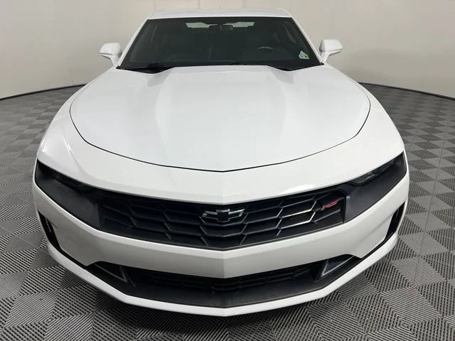 Used 2021 White Chevrolet 2LT image 2