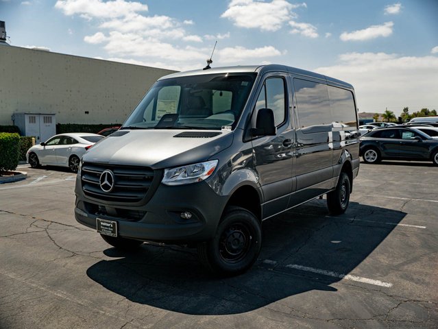 2026 Mercedes-Benz Sprinter Crew Van 2500 Standard Roof I4 Diesel HO 144 AWD