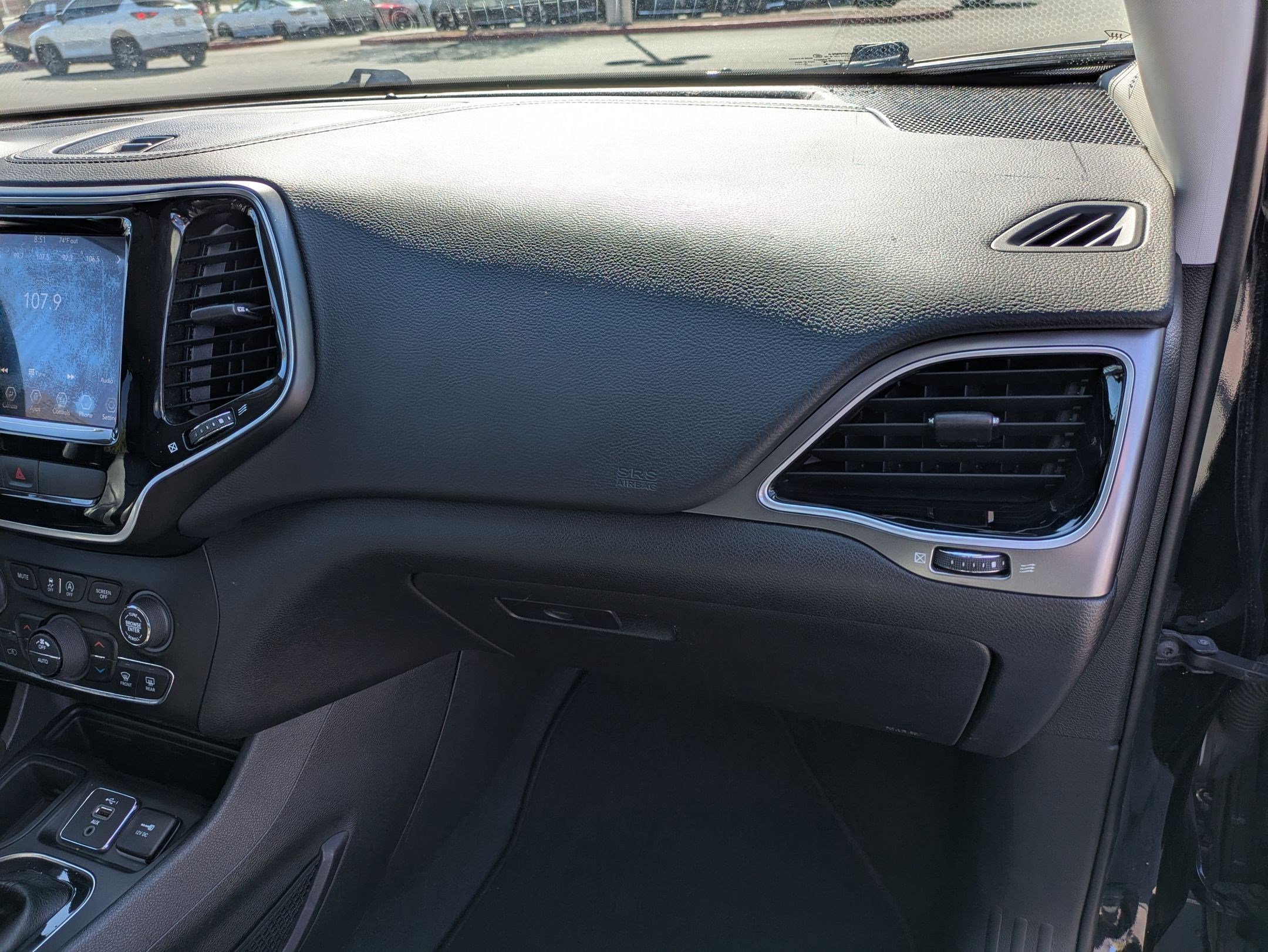 Used 2019 Diamond Black Crystal Pearlcoat Jeep Limited image 29