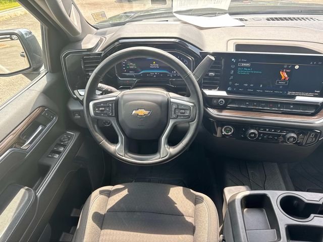 Used 2024 Gray Chevrolet LT image 18
