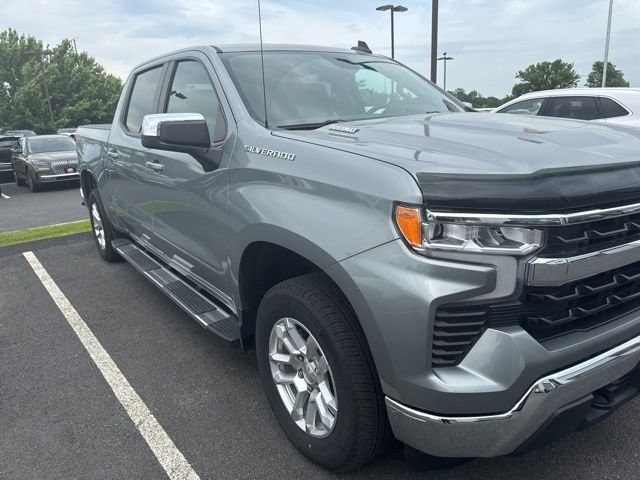 Used 2023 Gray Chevrolet LT image 2