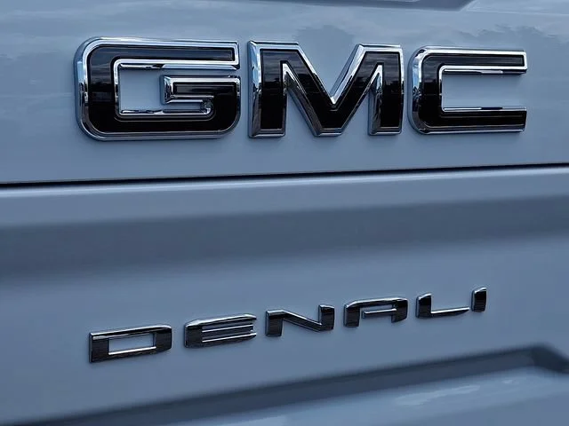 New 2026 Glacier White Tricoat GMC Denali Ultimate image 25