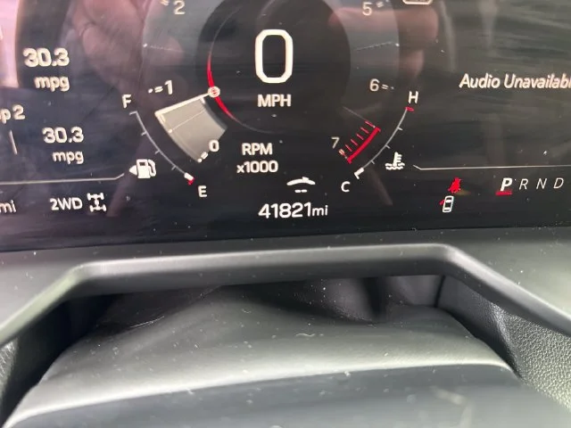 Used 2025 Sterling Metallic GMC Elevation image 20